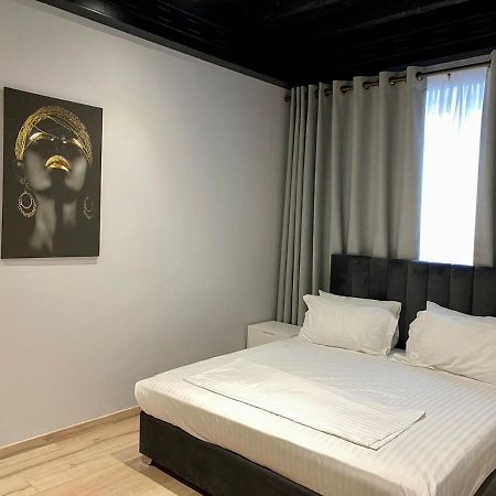 Primo Hotel Tirana Bagian luar foto