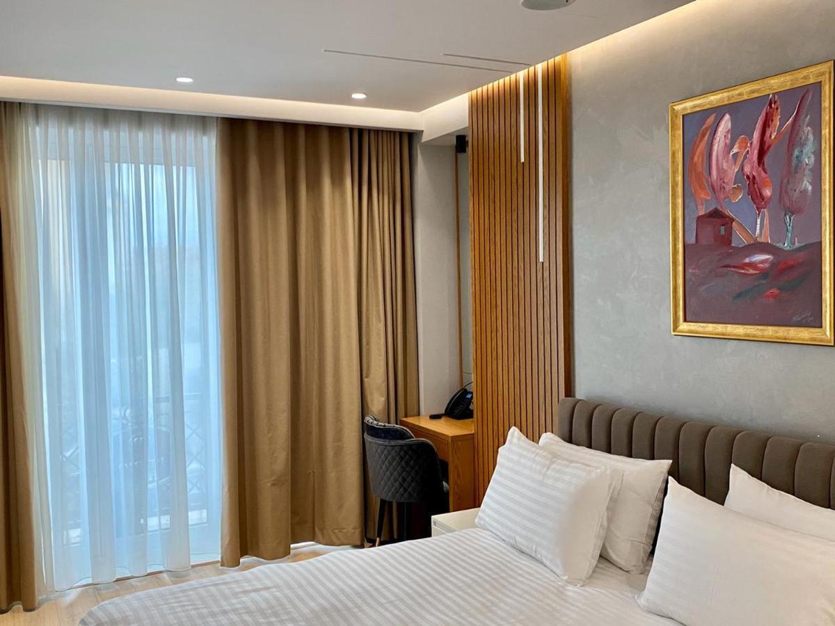 Primo Hotel Tirana Bagian luar foto