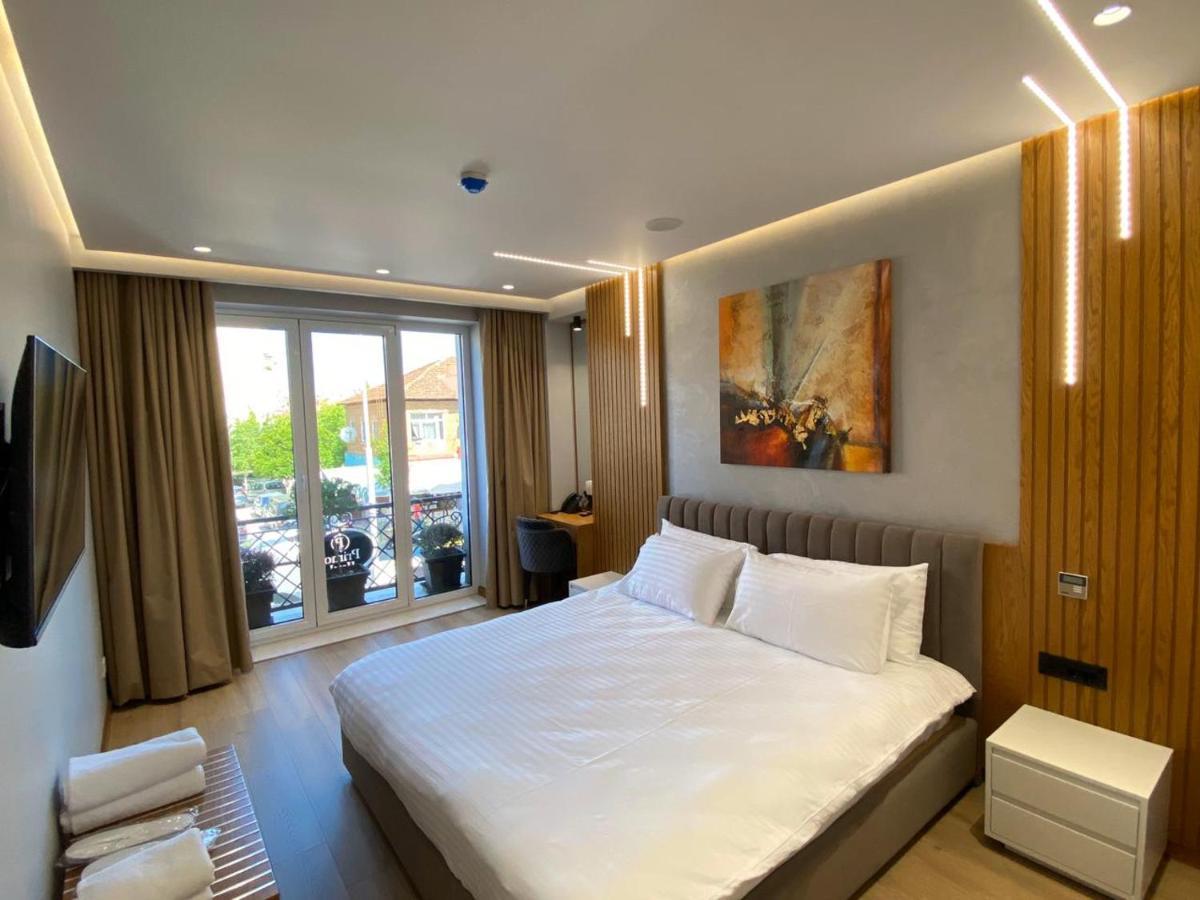 Primo Hotel Tirana Bagian luar foto