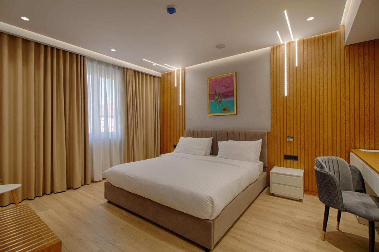 Primo Hotel Tirana Bagian luar foto