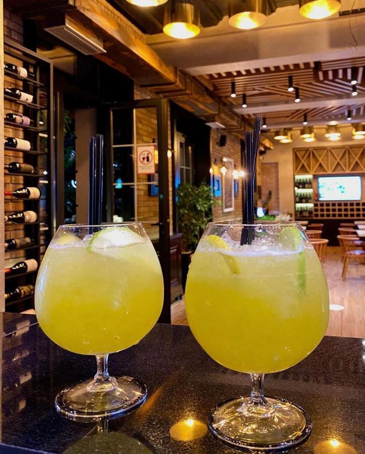 Primo Hotel Tirana Bagian luar foto