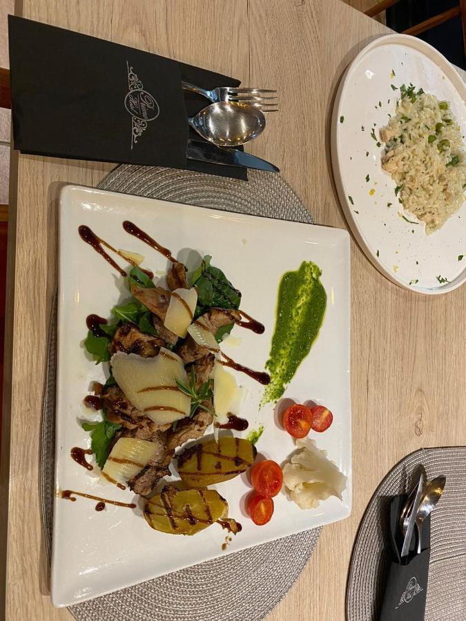 Primo Hotel Tirana Bagian luar foto