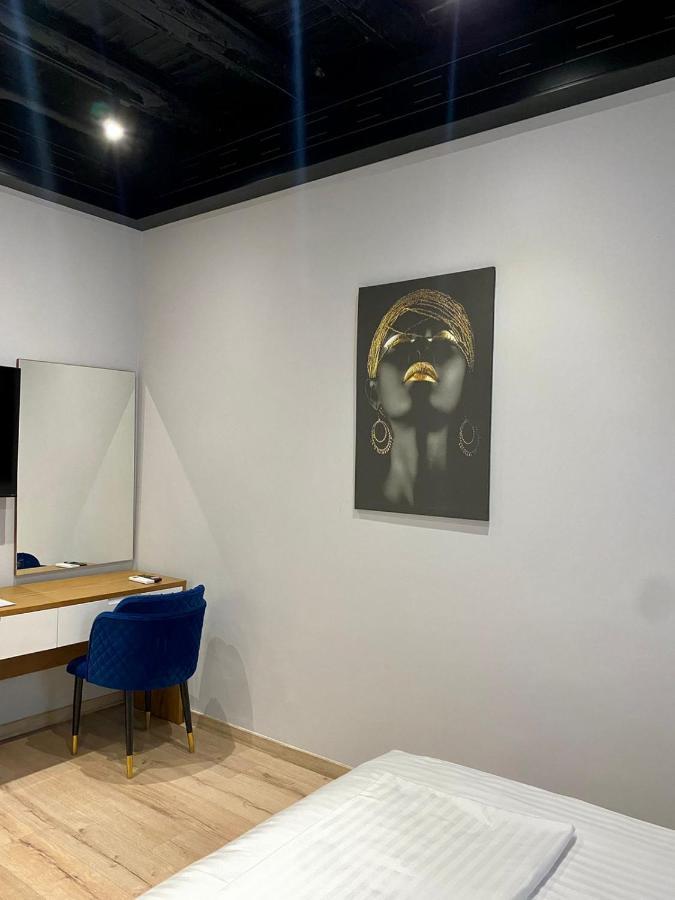 Primo Hotel Tirana Bagian luar foto